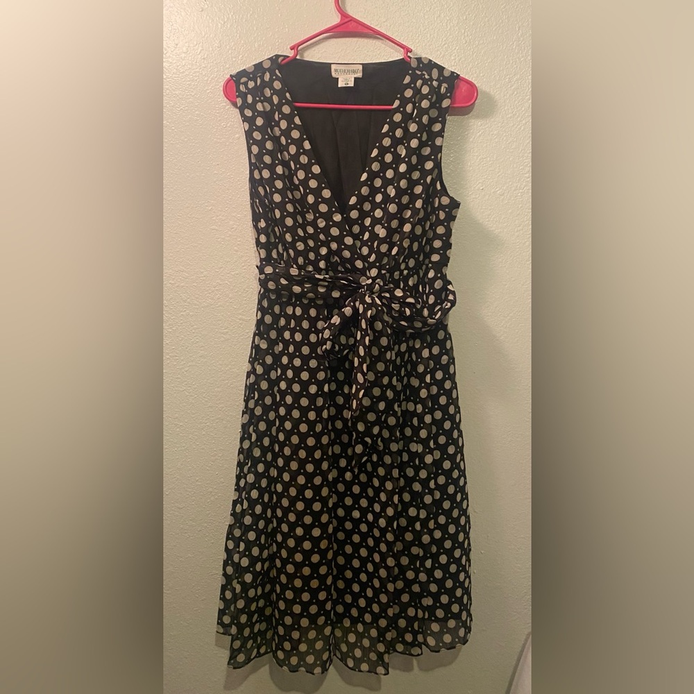 Motherhood Maternity Chiffon Black and White Sleeveless V-Neck‎ Sundress